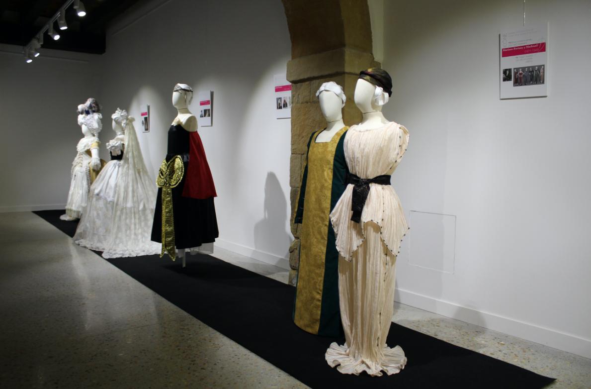 icone exposición trajes icónicos