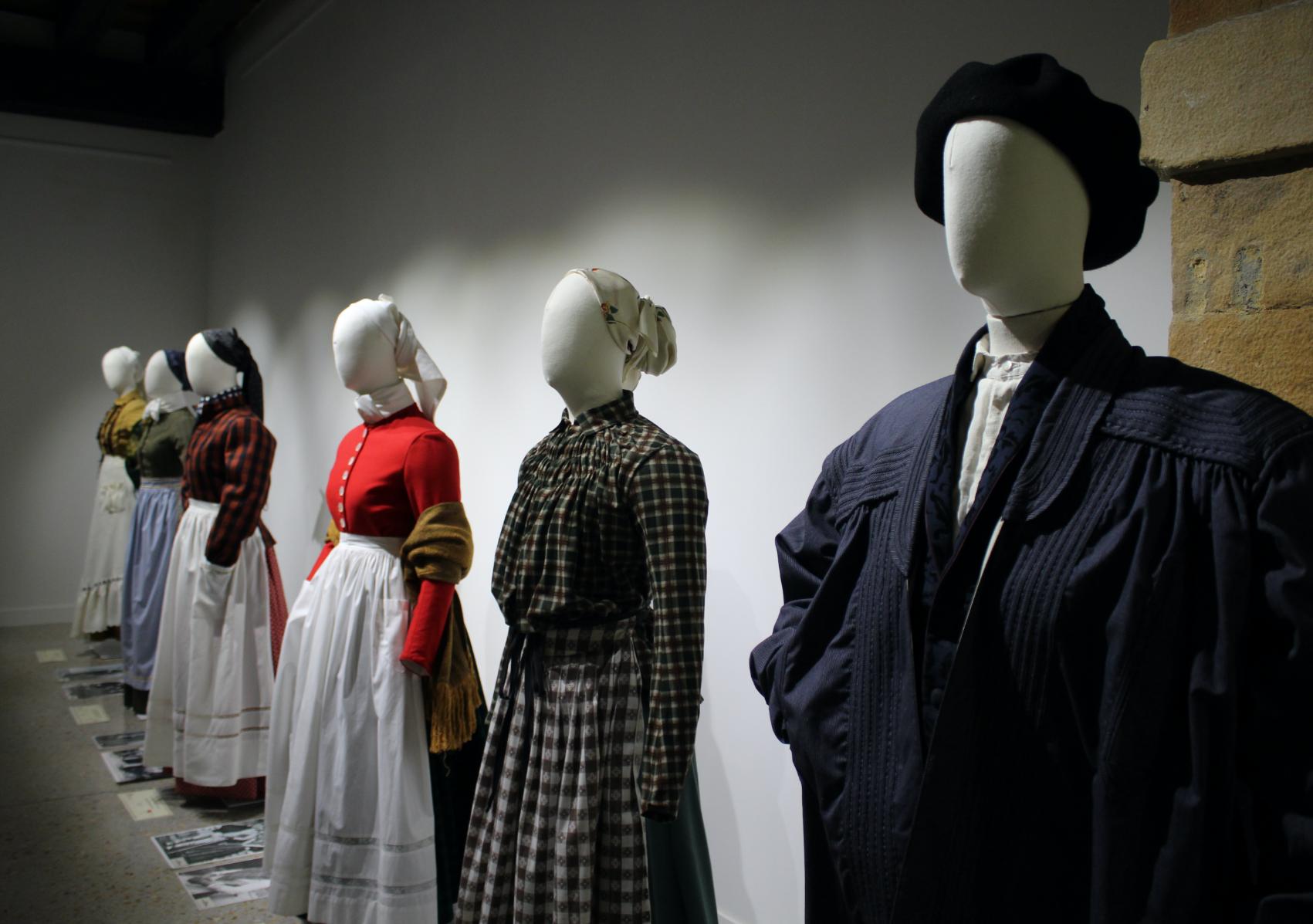 baserritarrak exposicion temporal jantziaren zentroa