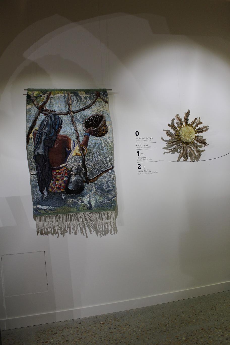 haria galtzen jantziaren zentroa erakusketa