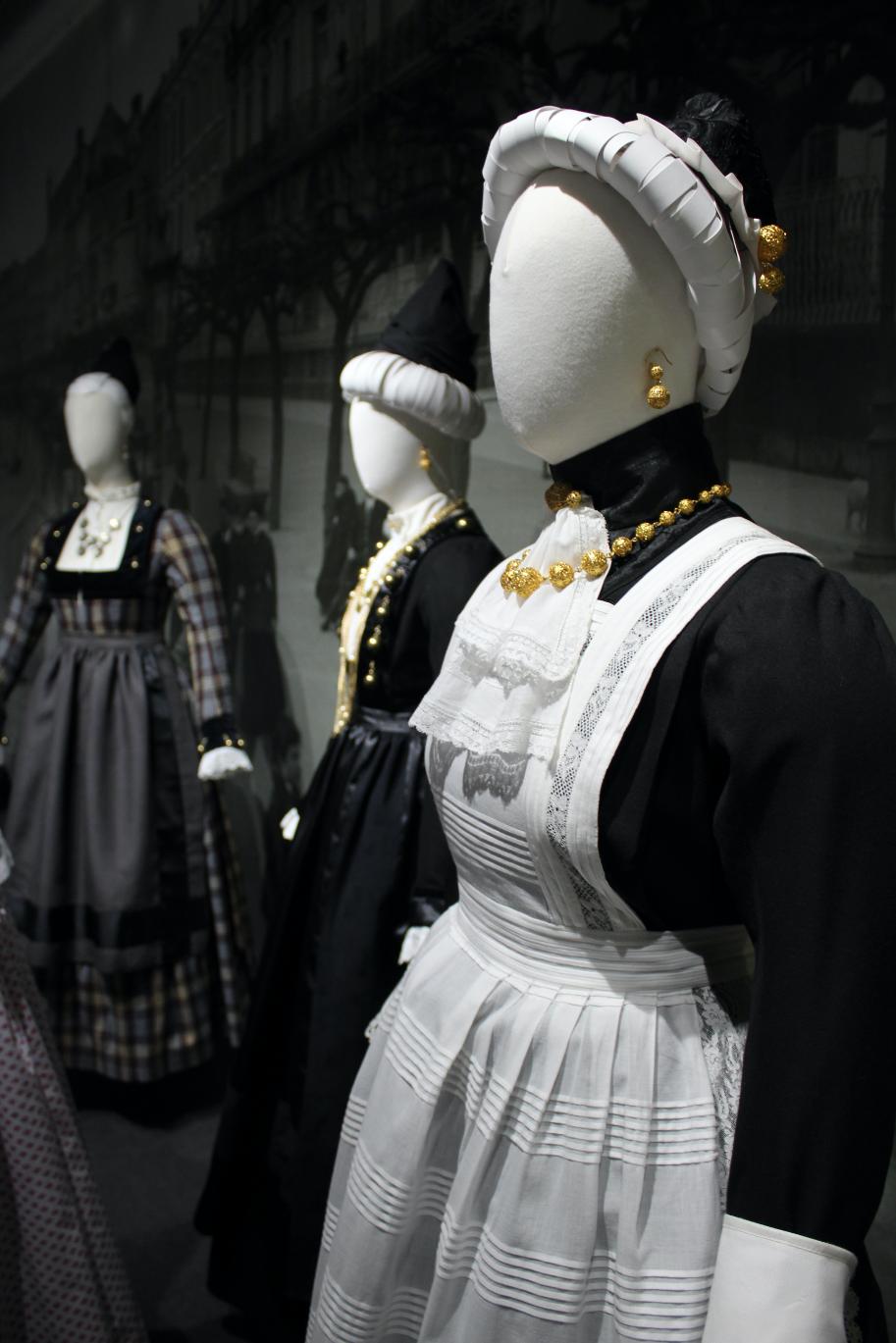 nodrizas uniforme exposicion Jantziaren Zentroa