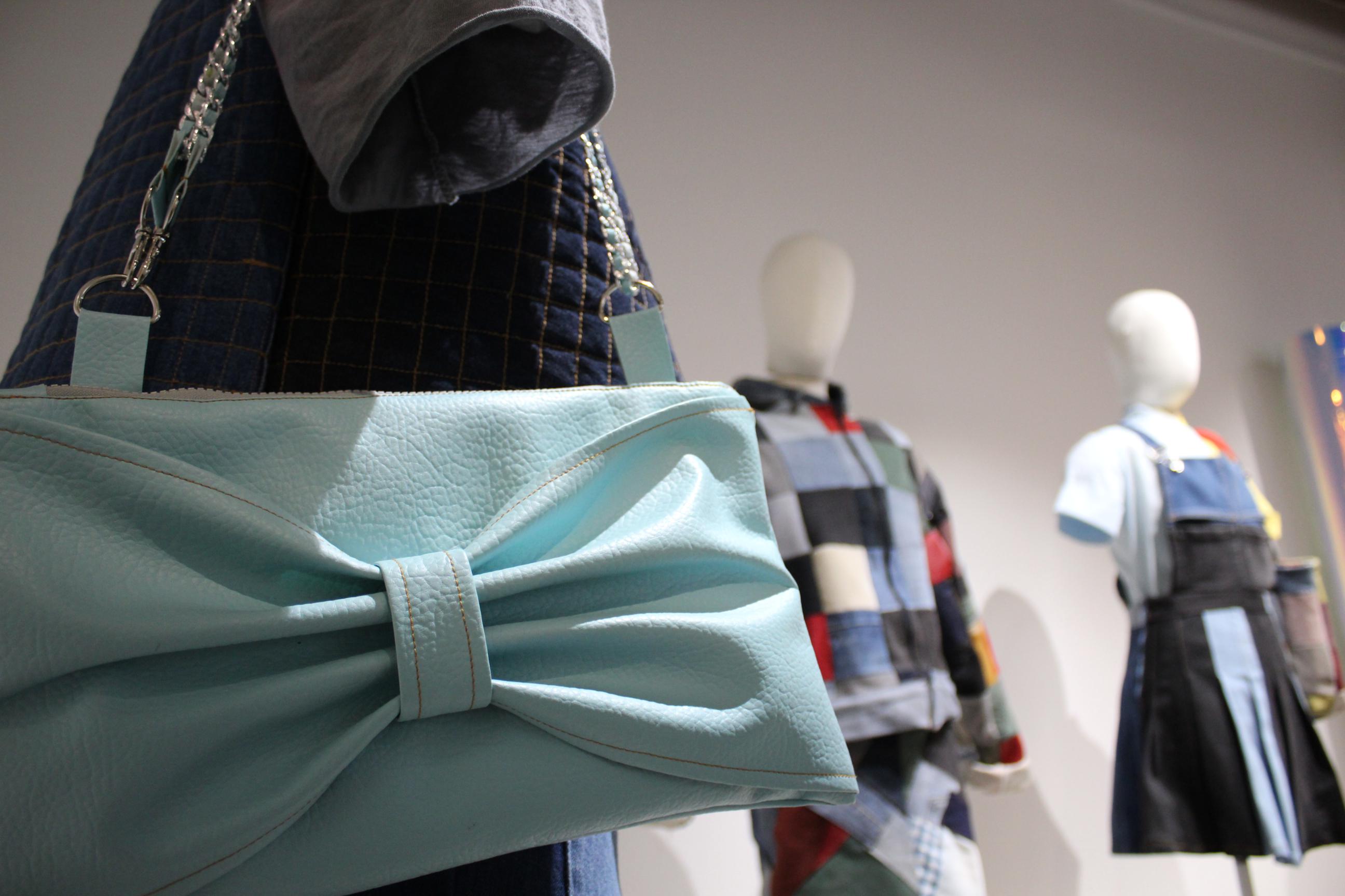 iñudeak erakusketa Jantziaren Zentroa errenteria