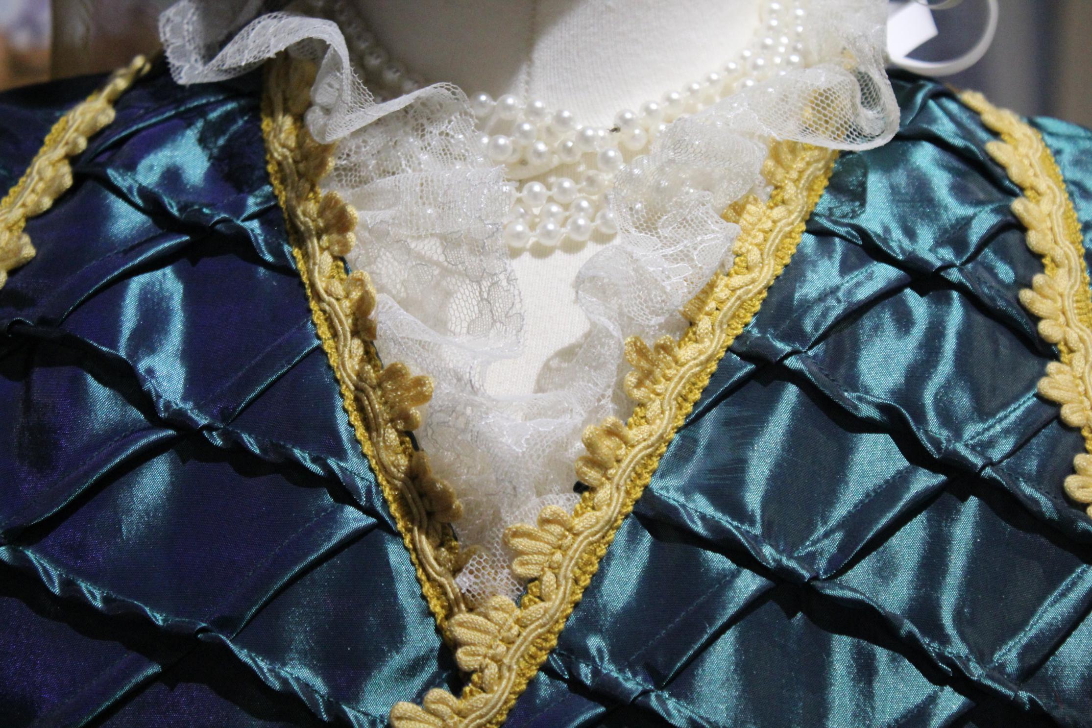 nodrizas trajes exposicion Jantziaren Zentroa